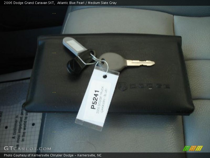 Atlantic Blue Pearl / Medium Slate Gray 2006 Dodge Grand Caravan SXT