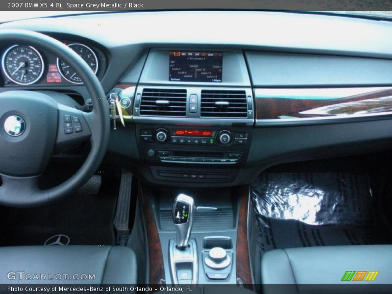 Dashboard of 2007 X5 4.8i