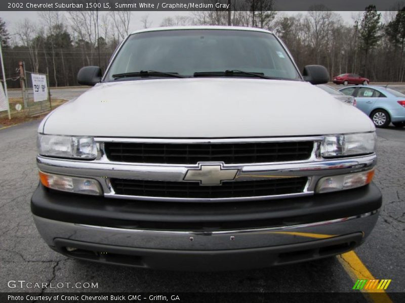 Summit White / Graphite/Medium Gray 2002 Chevrolet Suburban 1500 LS