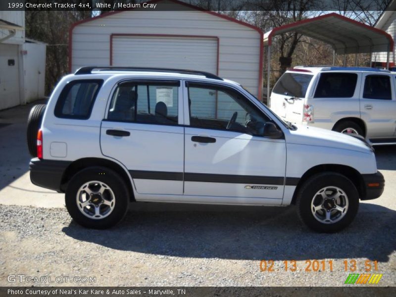 White / Medium Gray 1999 Chevrolet Tracker 4x4