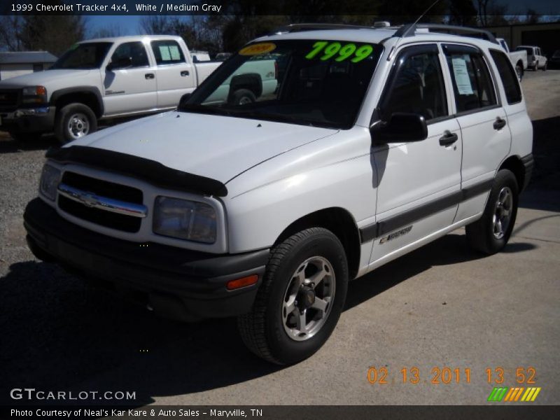 White / Medium Gray 1999 Chevrolet Tracker 4x4