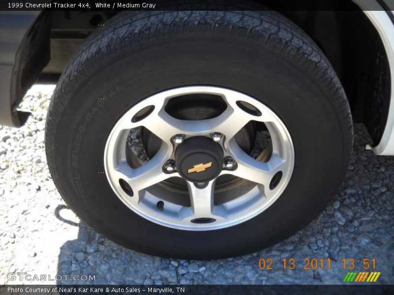 White / Medium Gray 1999 Chevrolet Tracker 4x4