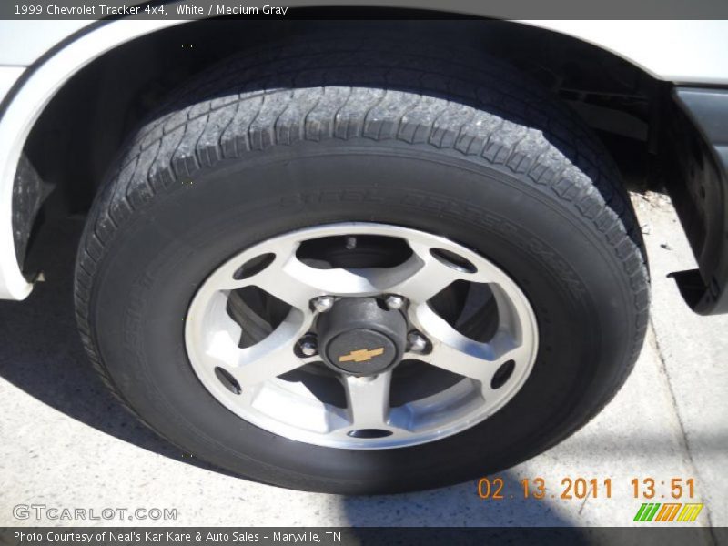 White / Medium Gray 1999 Chevrolet Tracker 4x4