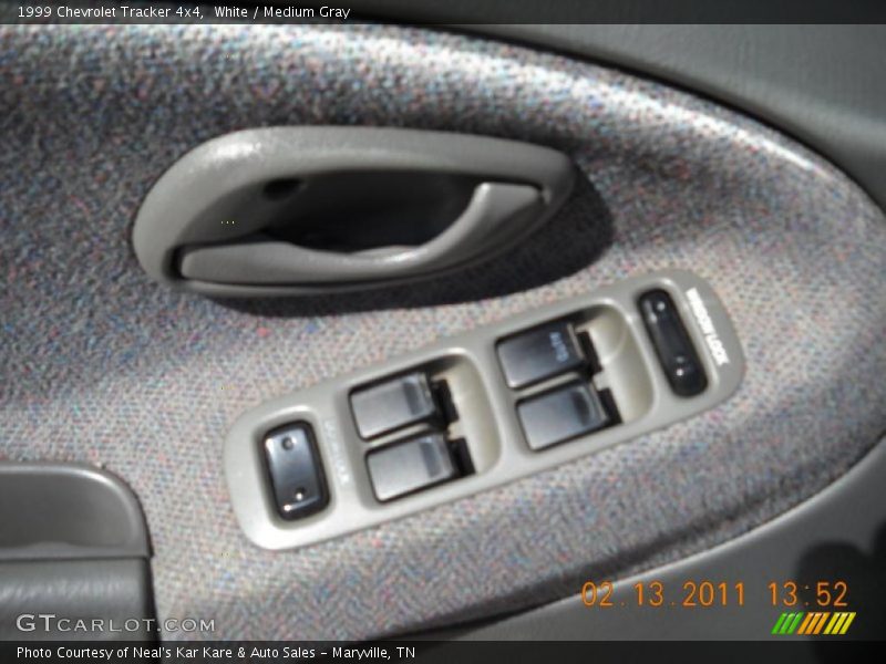 White / Medium Gray 1999 Chevrolet Tracker 4x4