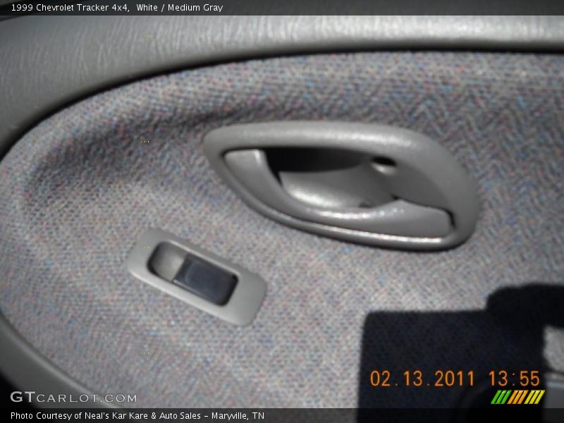 White / Medium Gray 1999 Chevrolet Tracker 4x4
