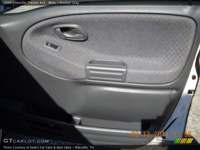 White / Medium Gray 1999 Chevrolet Tracker 4x4
