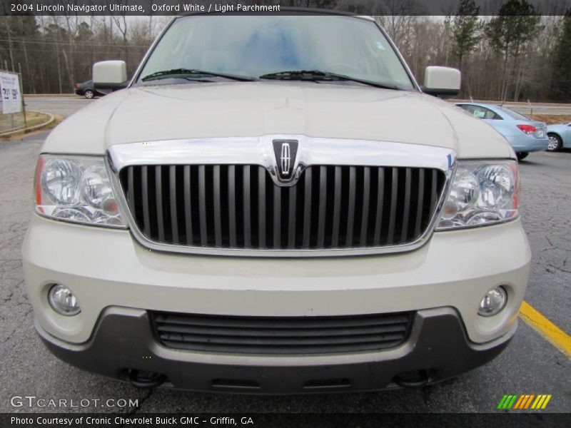 Oxford White / Light Parchment 2004 Lincoln Navigator Ultimate