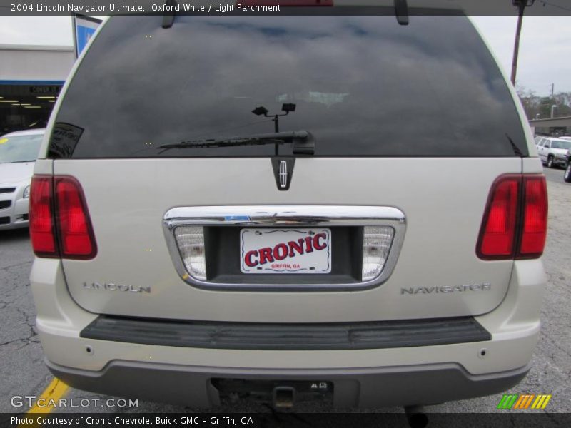 Oxford White / Light Parchment 2004 Lincoln Navigator Ultimate