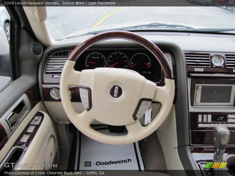 Oxford White / Light Parchment 2004 Lincoln Navigator Ultimate