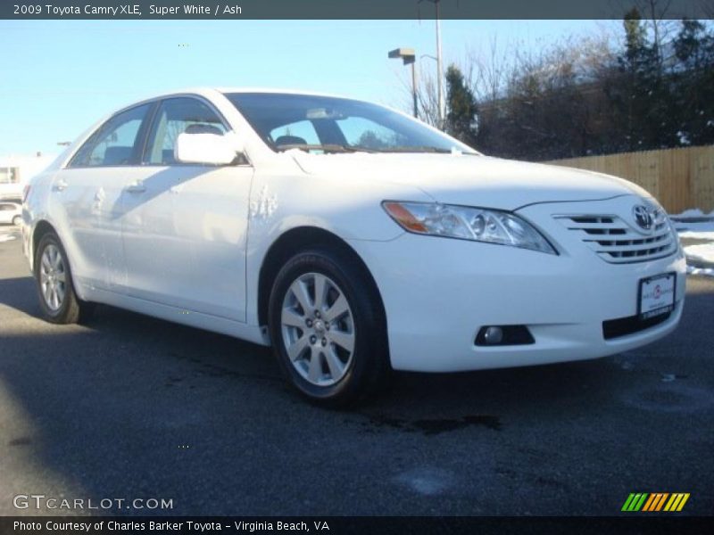 Super White / Ash 2009 Toyota Camry XLE