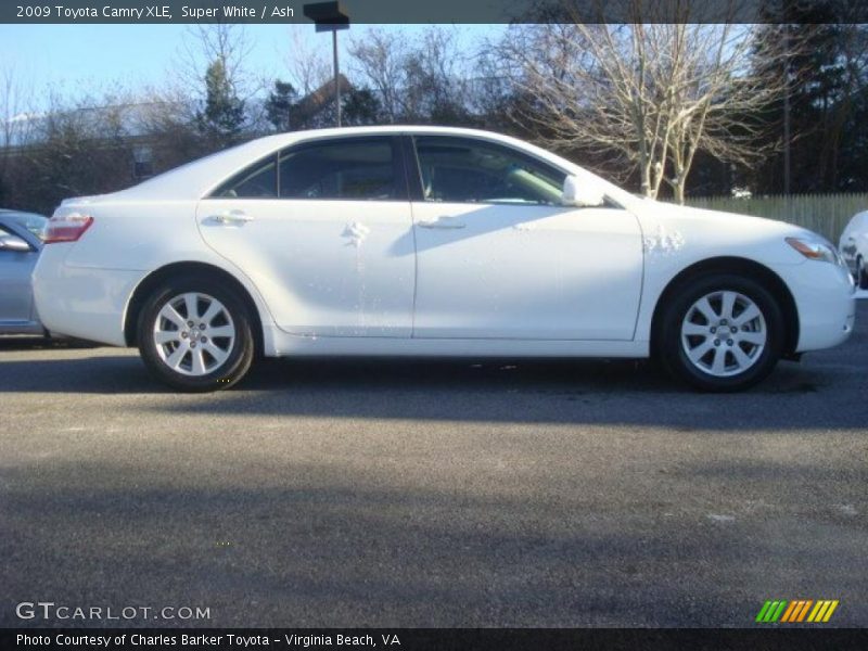 Super White / Ash 2009 Toyota Camry XLE