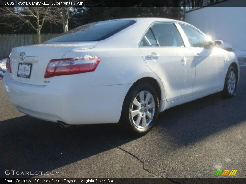 Super White / Ash 2009 Toyota Camry XLE
