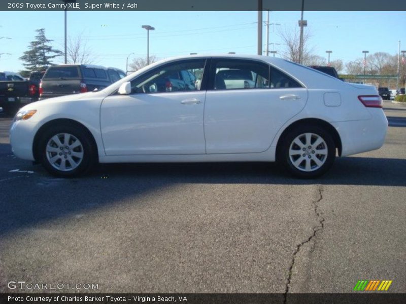 Super White / Ash 2009 Toyota Camry XLE