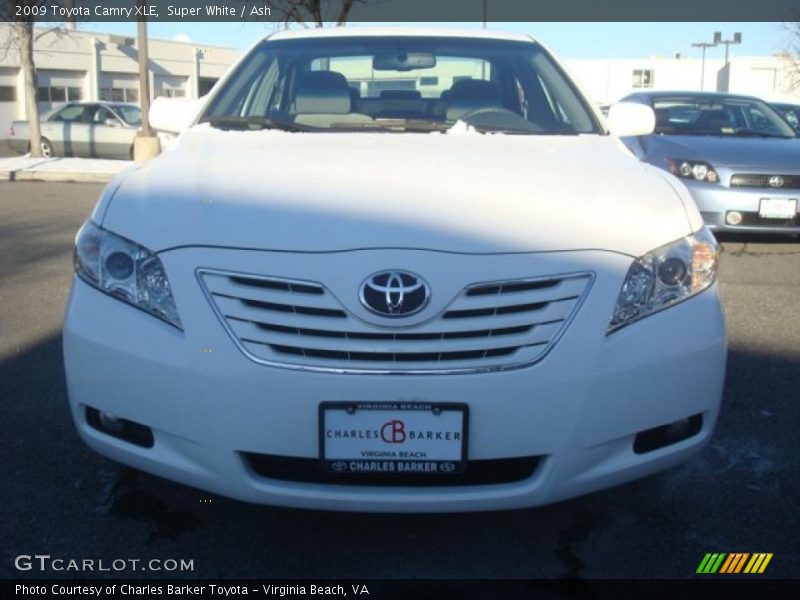 Super White / Ash 2009 Toyota Camry XLE