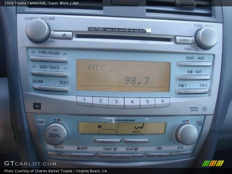 Super White / Ash 2009 Toyota Camry XLE