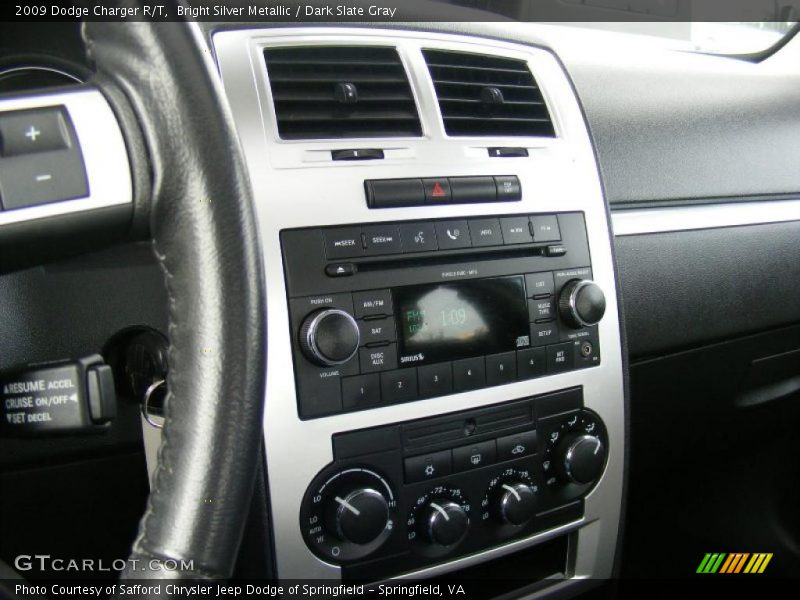 Controls of 2009 Charger R/T
