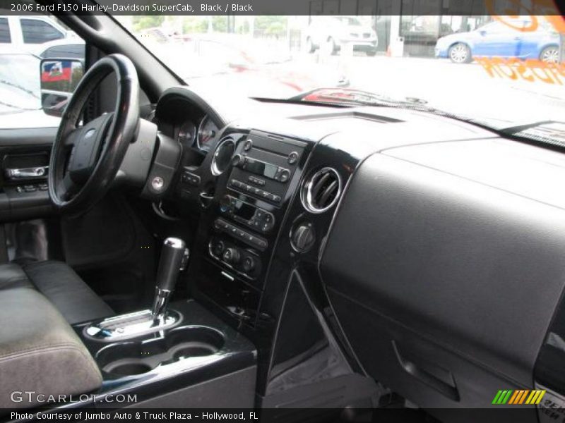 Dashboard of 2006 F150 Harley-Davidson SuperCab