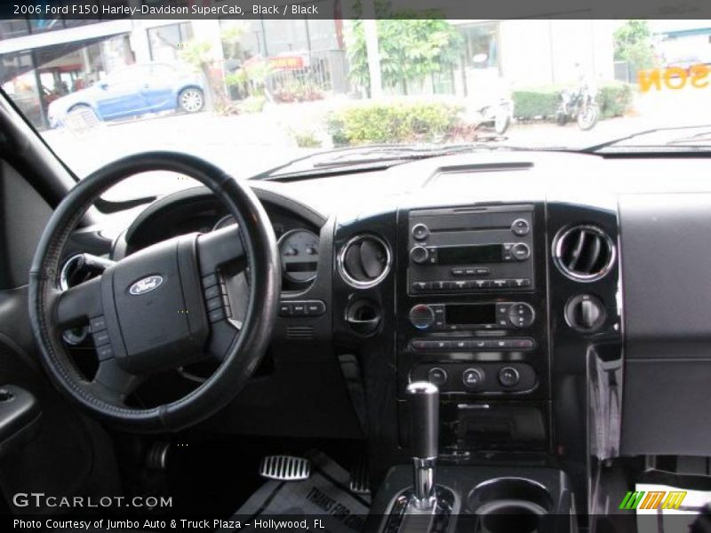 Dashboard of 2006 F150 Harley-Davidson SuperCab