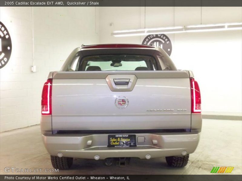 Quicksilver / Shale 2005 Cadillac Escalade EXT AWD