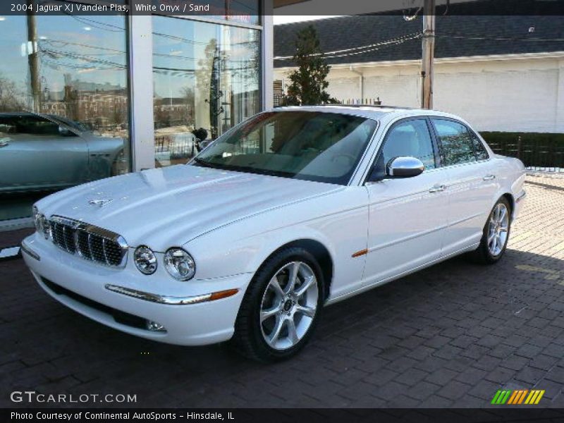White Onyx / Sand 2004 Jaguar XJ Vanden Plas