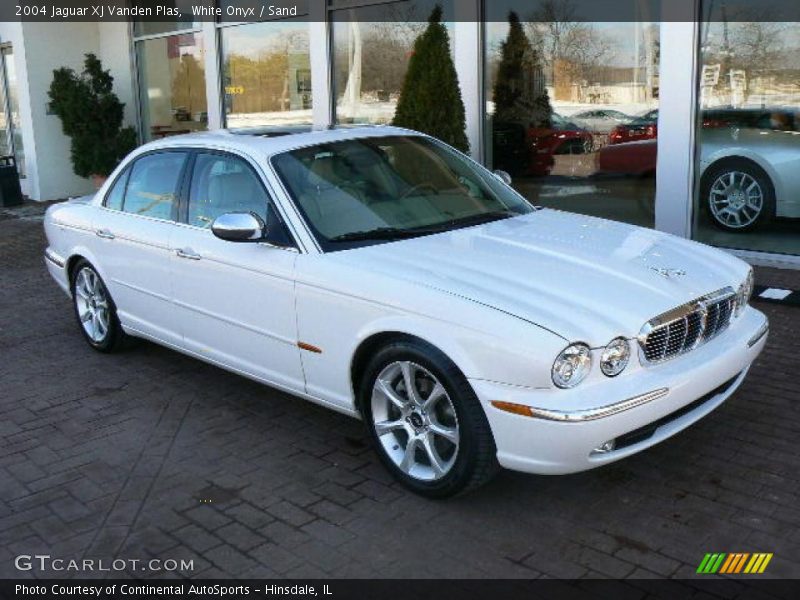 White Onyx / Sand 2004 Jaguar XJ Vanden Plas