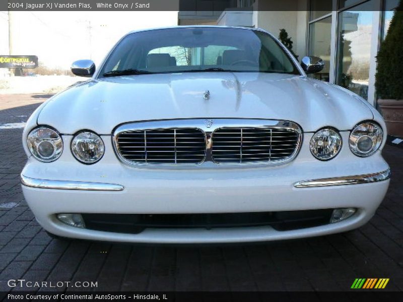 White Onyx / Sand 2004 Jaguar XJ Vanden Plas