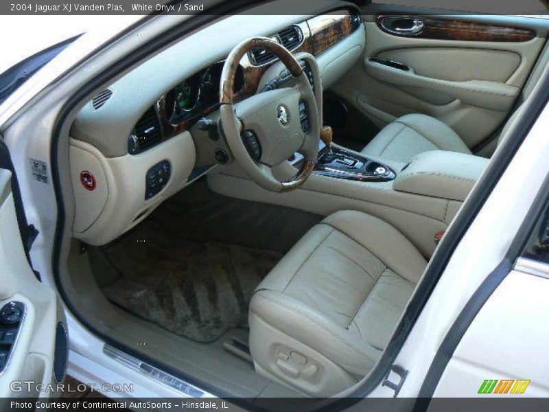  2004 XJ Vanden Plas Sand Interior