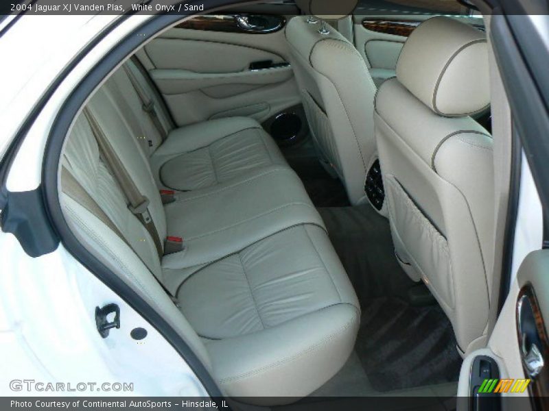  2004 XJ Vanden Plas Sand Interior