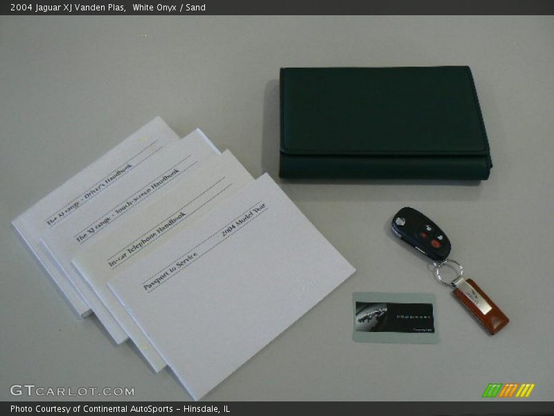 White Onyx / Sand 2004 Jaguar XJ Vanden Plas