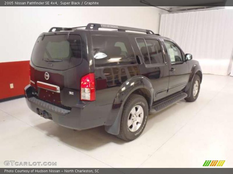 Super Black / Graphite 2005 Nissan Pathfinder SE 4x4