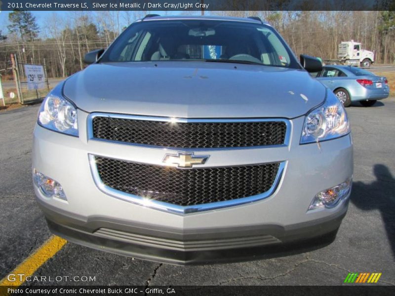 Silver Ice Metallic / Dark Gray/Light Gray 2011 Chevrolet Traverse LS