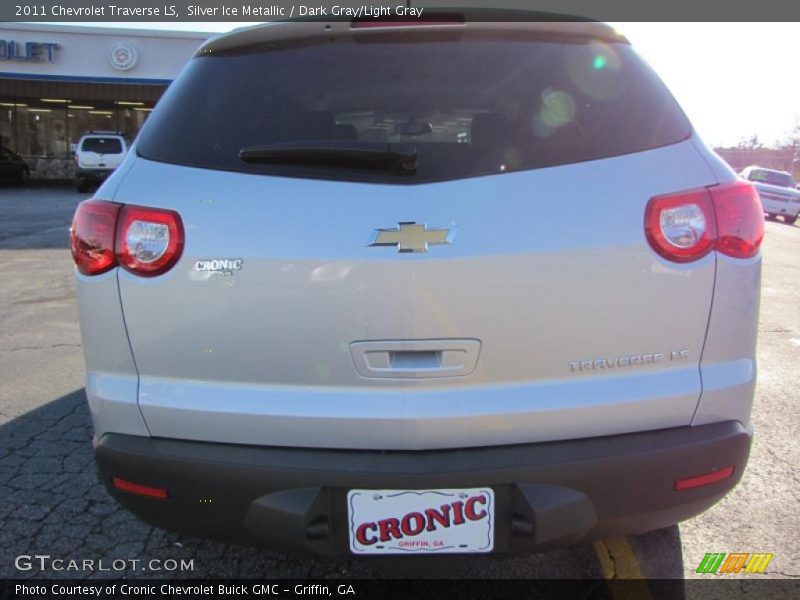 Silver Ice Metallic / Dark Gray/Light Gray 2011 Chevrolet Traverse LS
