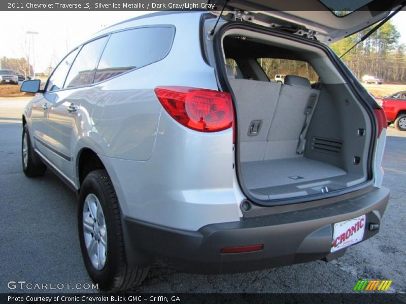 Silver Ice Metallic / Dark Gray/Light Gray 2011 Chevrolet Traverse LS