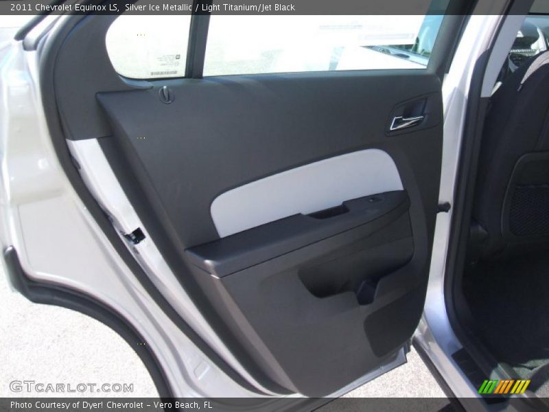 Silver Ice Metallic / Light Titanium/Jet Black 2011 Chevrolet Equinox LS