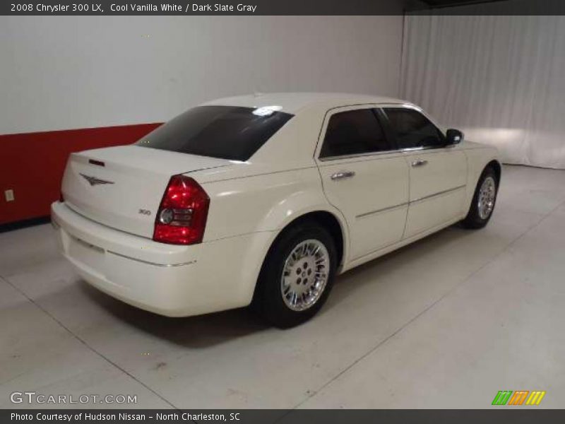 Cool Vanilla White / Dark Slate Gray 2008 Chrysler 300 LX