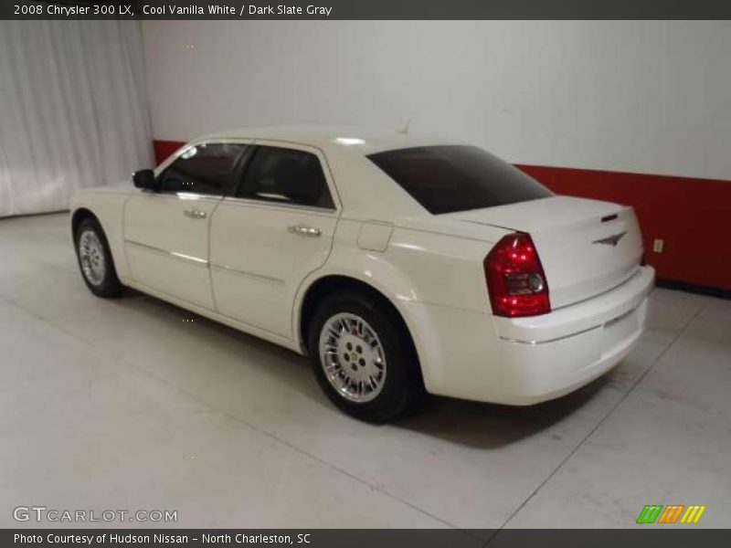 Cool Vanilla White / Dark Slate Gray 2008 Chrysler 300 LX