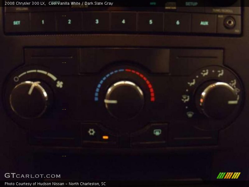 Cool Vanilla White / Dark Slate Gray 2008 Chrysler 300 LX