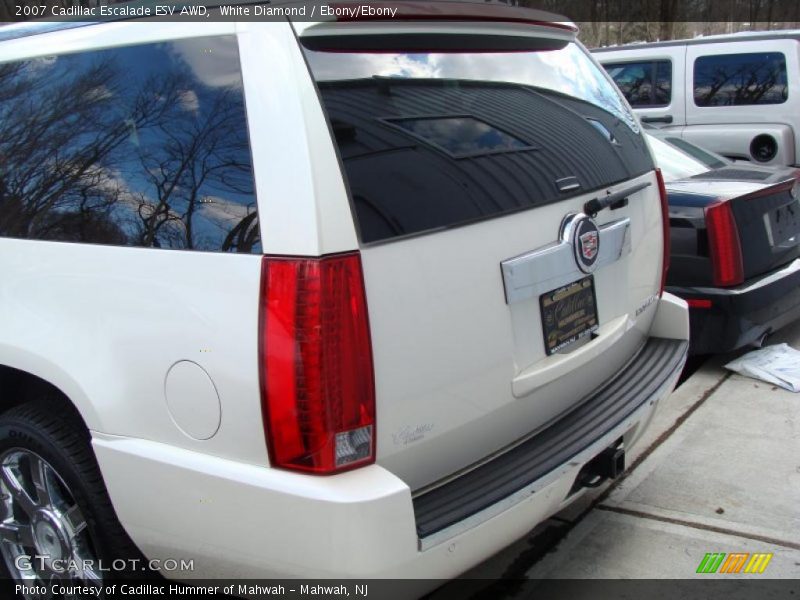 White Diamond / Ebony/Ebony 2007 Cadillac Escalade ESV AWD
