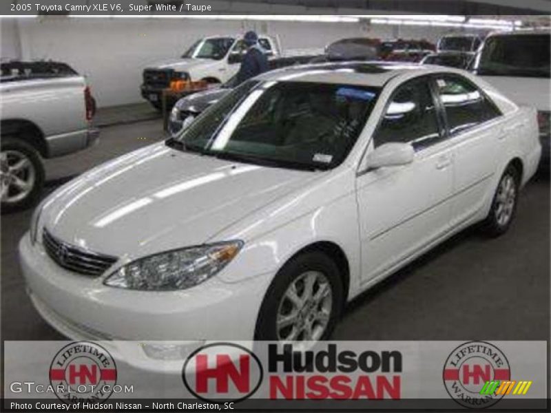 Super White / Taupe 2005 Toyota Camry XLE V6