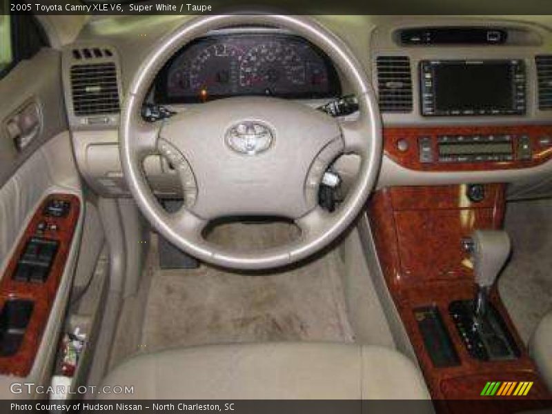 Super White / Taupe 2005 Toyota Camry XLE V6