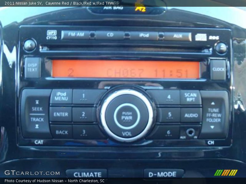 Cayenne Red / Black/Red w/Red Trim 2011 Nissan Juke SV