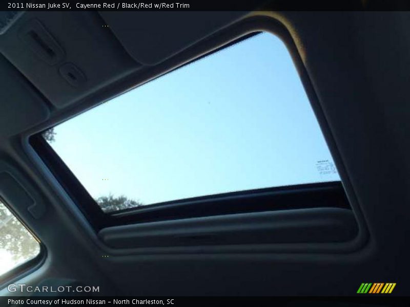 Cayenne Red / Black/Red w/Red Trim 2011 Nissan Juke SV