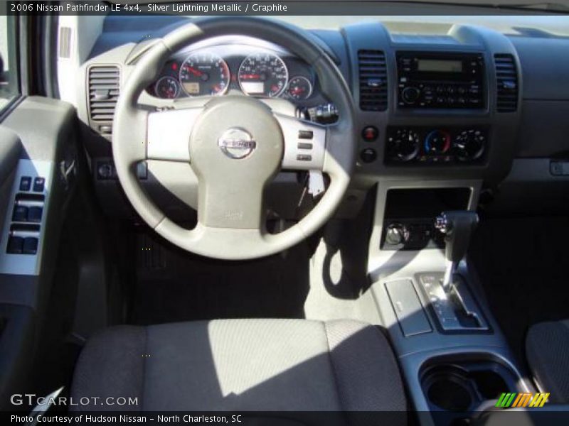 Silver Lightning Metallic / Graphite 2006 Nissan Pathfinder LE 4x4