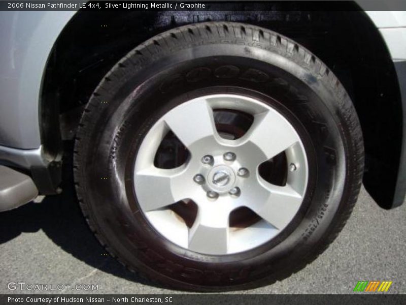 Silver Lightning Metallic / Graphite 2006 Nissan Pathfinder LE 4x4