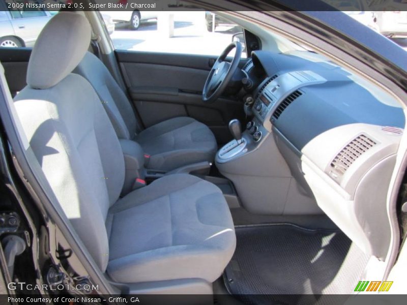 Super Black / Charcoal 2009 Nissan Sentra 2.0 S