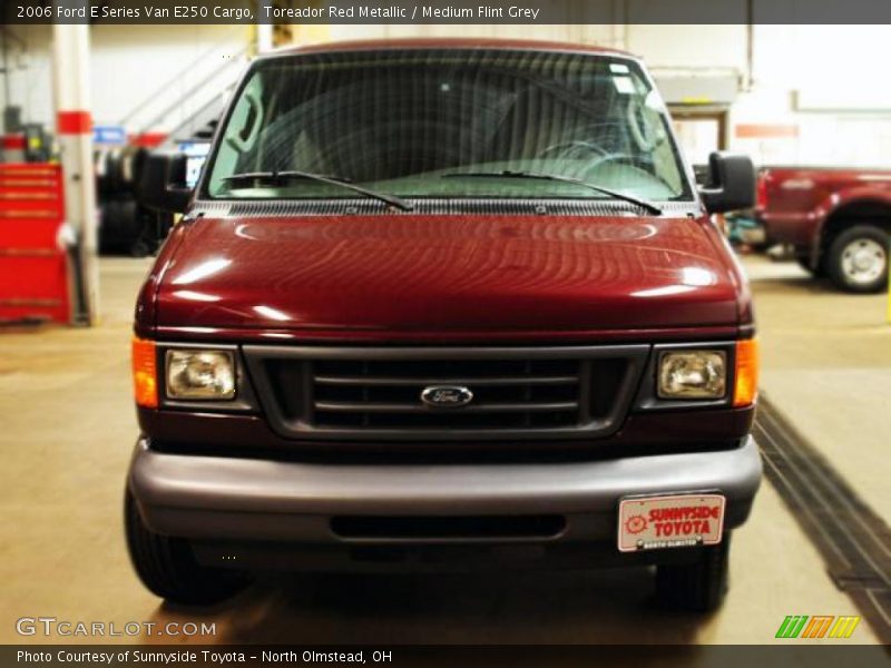 Toreador Red Metallic / Medium Flint Grey 2006 Ford E Series Van E250 Cargo