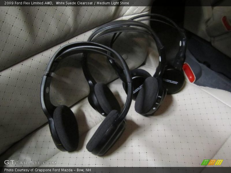 White Suede Clearcoat / Medium Light Stone 2009 Ford Flex Limited AWD