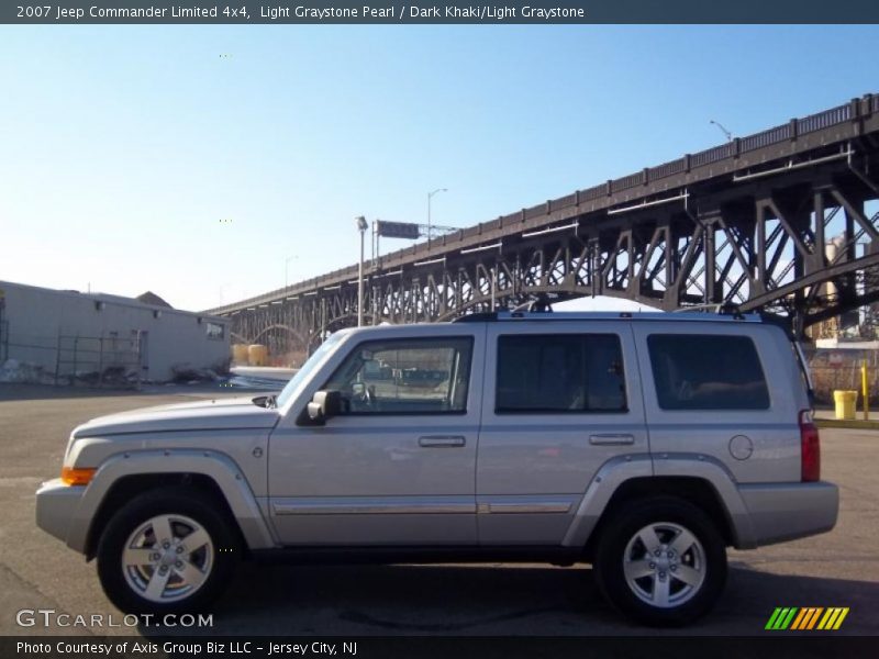 Light Graystone Pearl / Dark Khaki/Light Graystone 2007 Jeep Commander Limited 4x4