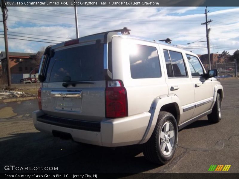 Light Graystone Pearl / Dark Khaki/Light Graystone 2007 Jeep Commander Limited 4x4