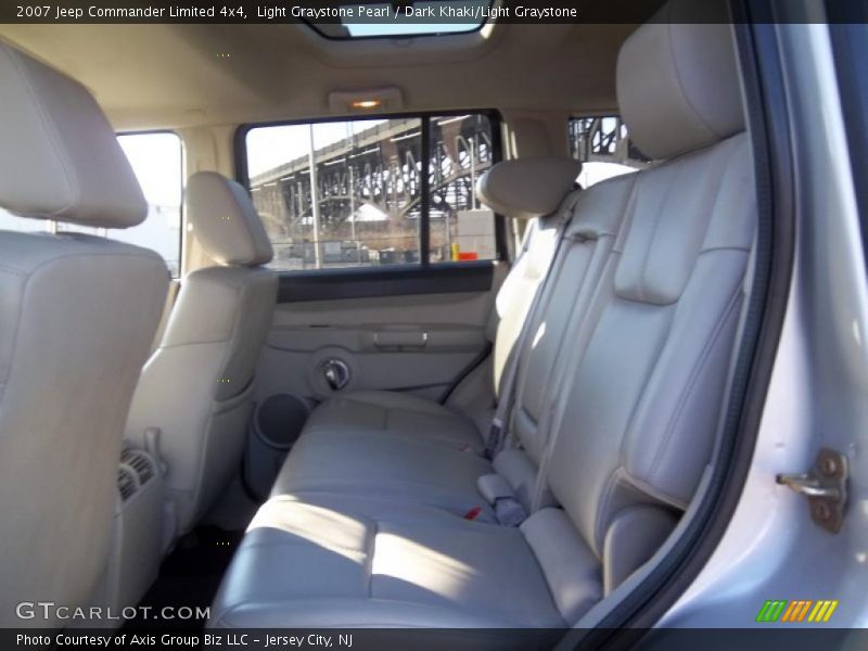 Light Graystone Pearl / Dark Khaki/Light Graystone 2007 Jeep Commander Limited 4x4